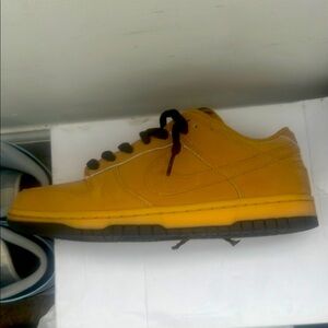 Nike Men's Yellow Sneakers